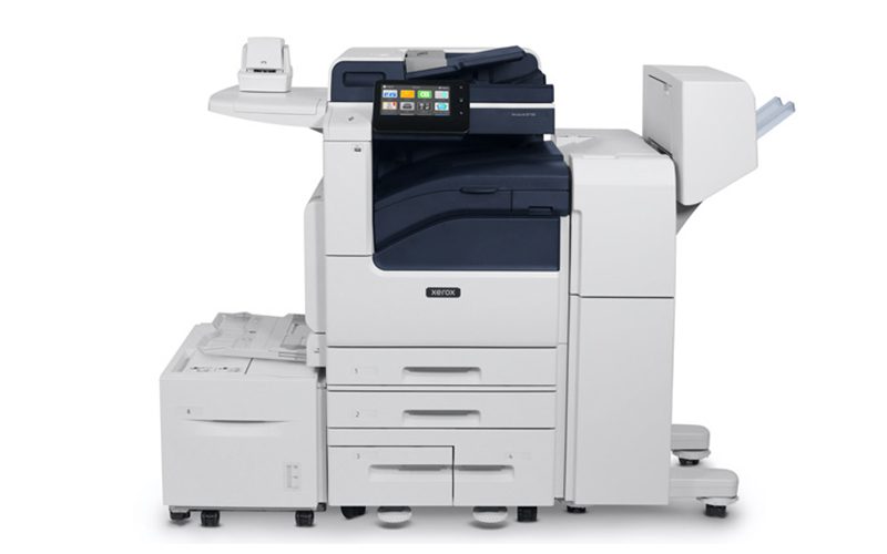 Xerox® Série VersaLink® B7100, imprimante monochrome avec ses bacs et accessoires